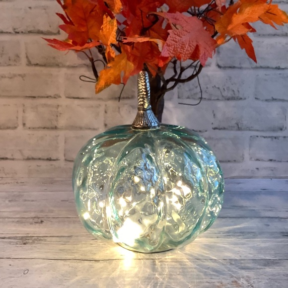 Glass LED Light Up Pumpkin - Picture 6 of 7